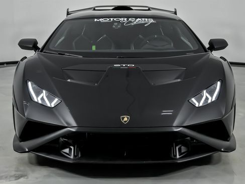 Used 2022 Lamborghini Huracan STO image 5