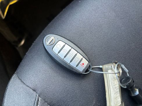 Used 2025 Nissan Altima 2.5 SV FWD image 23