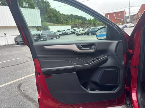 Used 2022 Ford Escape SE AWD/4WD image 13
