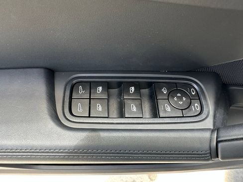 Certified 2026 Porsche Cayenne S AWD/4WD image 19