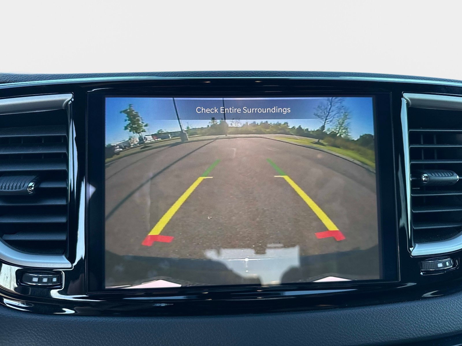 Used 2025 Chrysler Pacifica Select FWD image 23