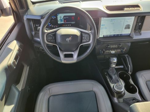 Used 2021 Ford Bronco Outer Banks image 12