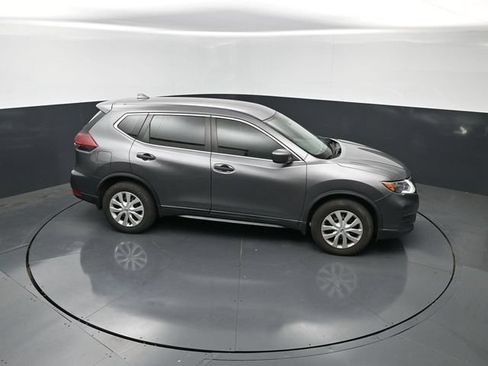 Used 2020 Nissan Rogue S FWD image 20