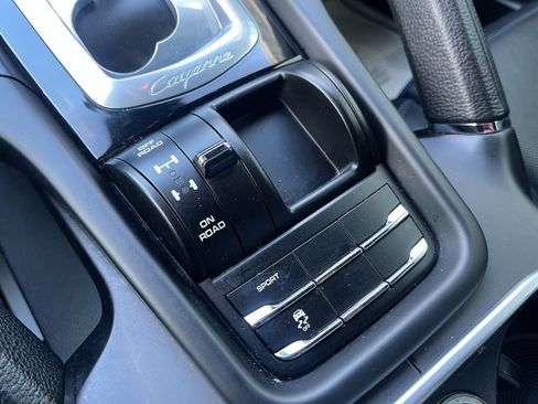 Used 2015 Porsche Cayenne Diesel image 34