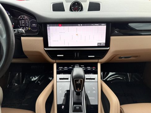 Used 2019 Porsche Cayenne AWD/4WD image 32