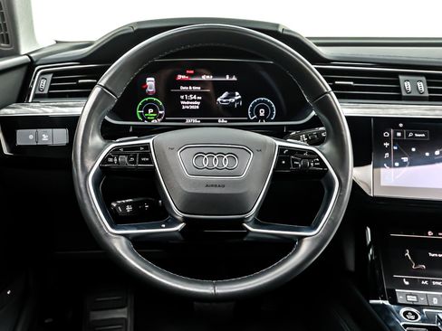 Used 2023 Audi e-tron Premium w/ Convenience Plus Package image 18