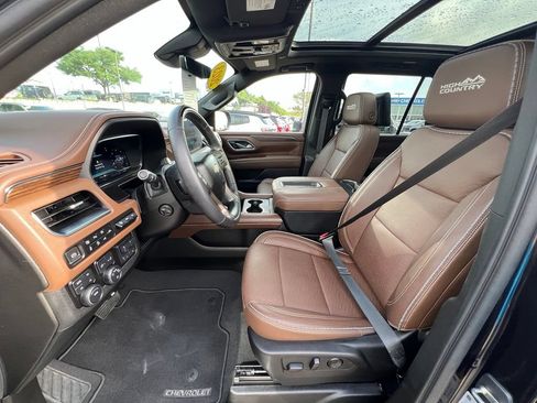 Used 2023 Chevrolet Tahoe High Country w/ Advanced Technology Package AWD/4WD image 19