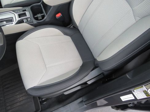 Used 2022 Subaru Forester image 33