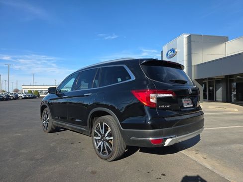Used 2021 Honda Pilot Touring image 3