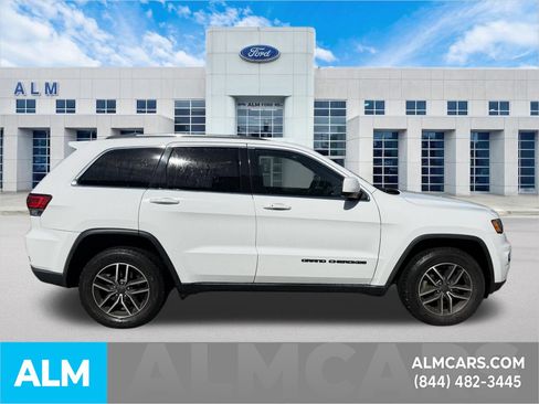Used 2020 Jeep Grand Cherokee Laredo w/ Laredo X Package AWD/4WD image 5