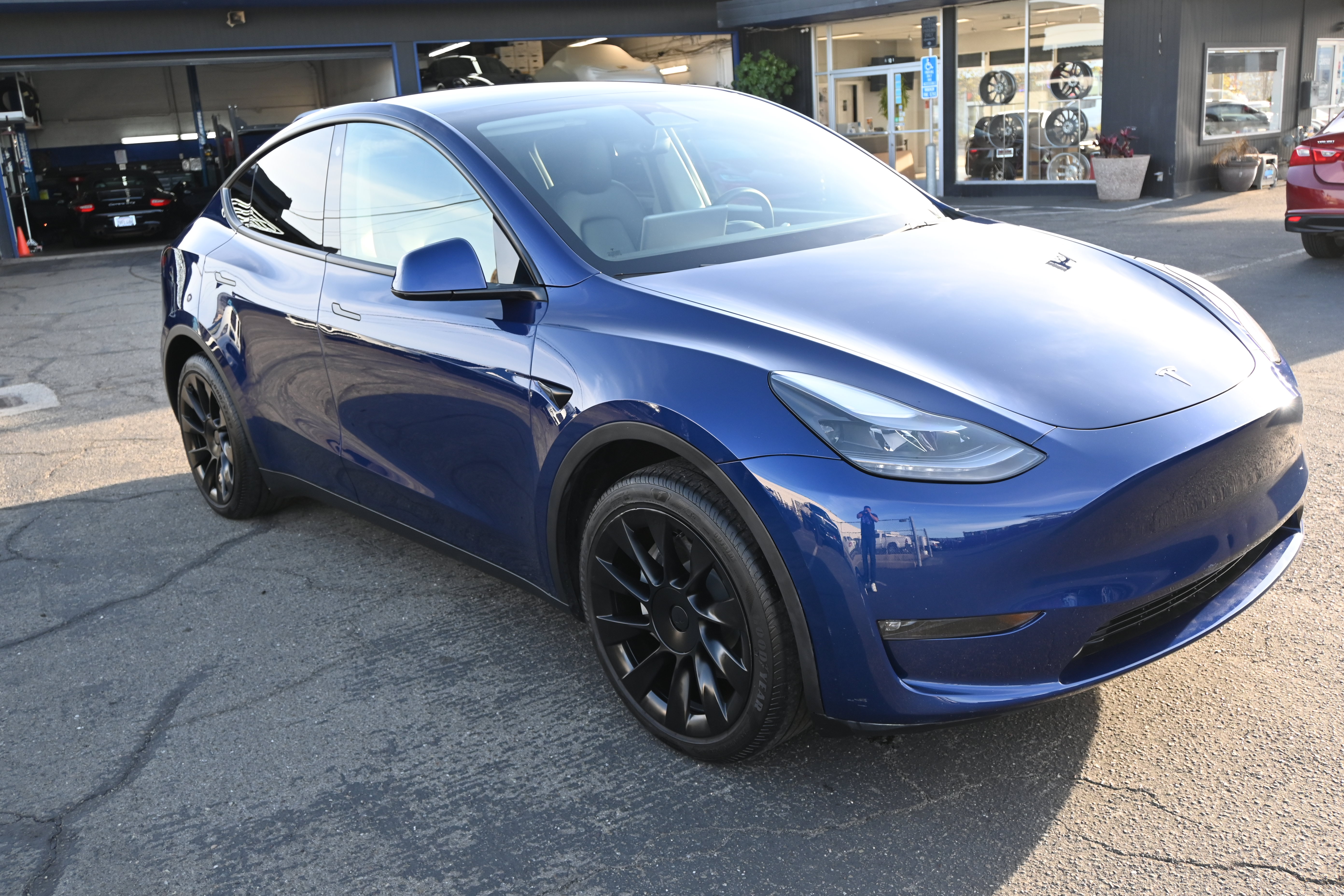 Used 2023 Tesla Model Y Long Range AWD/4WD image 14