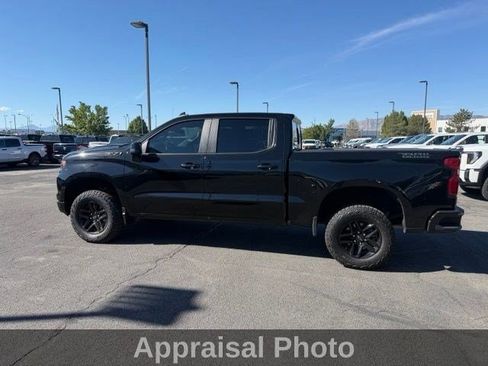 Used 2024 Chevrolet Silverado 1500 LT Trail Boss w/ Convenience Package II AWD/4WD image 9