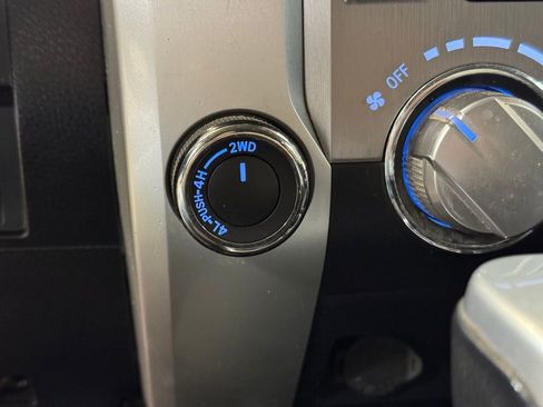 Used 2018 Toyota Tundra SR5 w/ SR5 Upgrade Package image 39