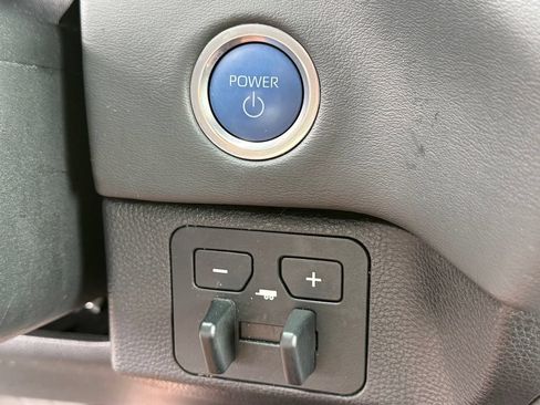 Used 2024 Toyota Sequoia Platinum AWD/4WD image 12
