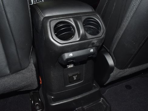 Used 2023 Jeep Wrangler Unlimited Sahara AWD/4WD image 22