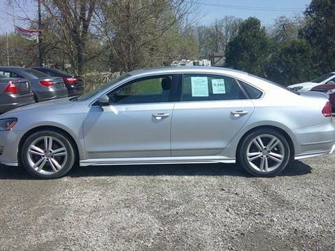 Used 2015 Volkswagen Passat 3.6 SEL Premium image 9