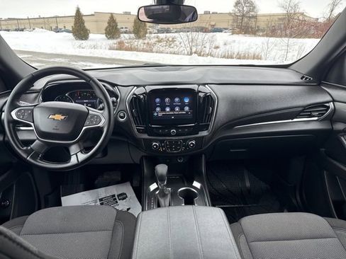 Used 2023 Chevrolet Traverse LT image 34