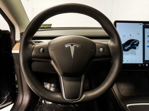 Used 2023 Tesla Model 3 Standard Range image 15