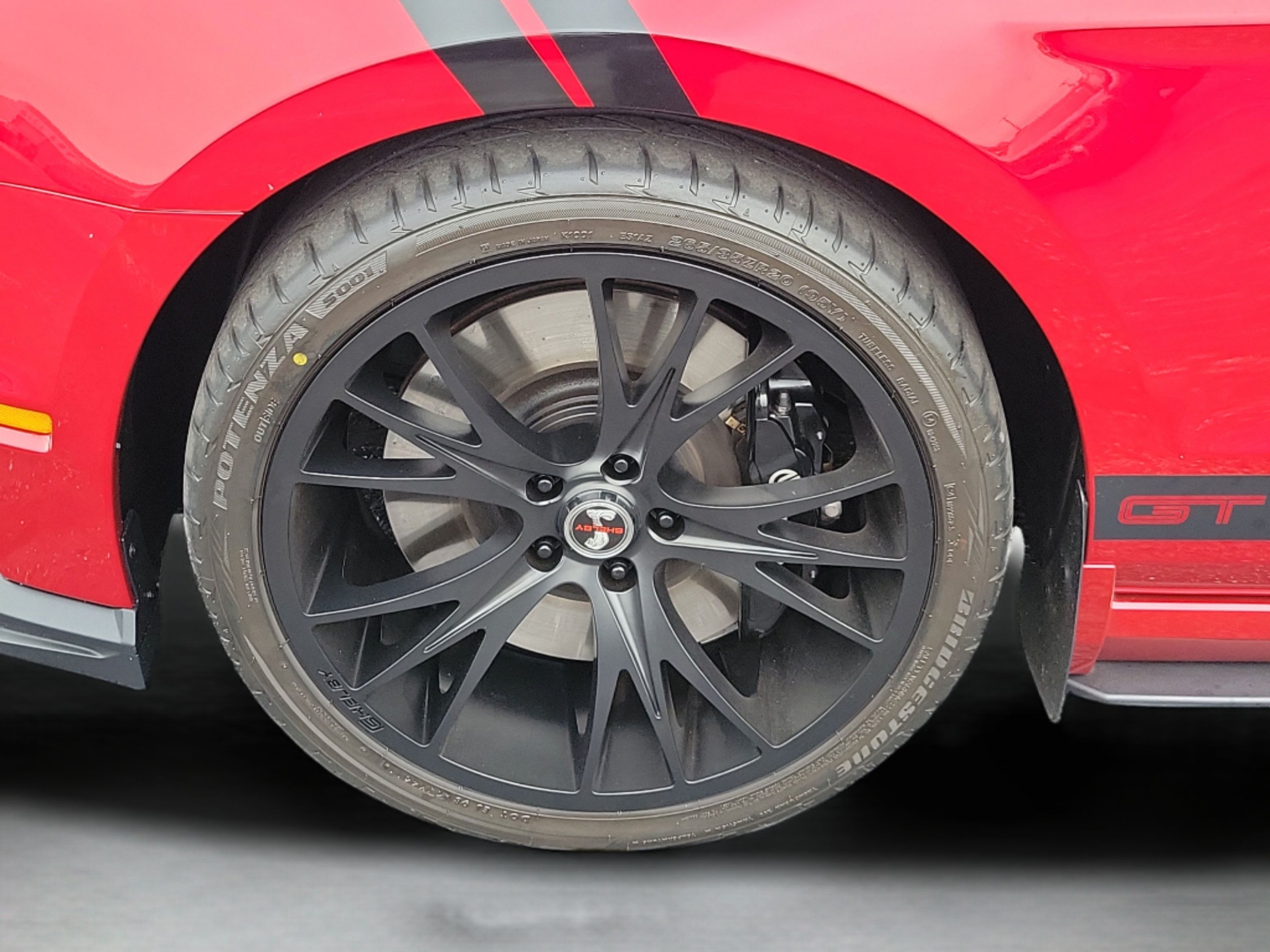 Used 2013 Ford Mustang Shelby GT500 RWD image 27
