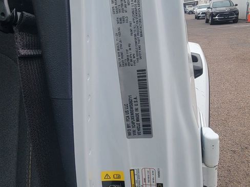 Used 2025 Jeep Wrangler Sahara image 8