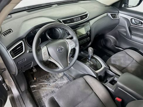 Used 2016 Nissan Rogue S FWD image 2
