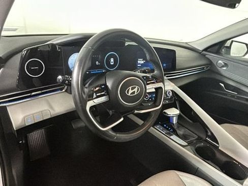 Used 2024 Hyundai Elantra Limited FWD image 14