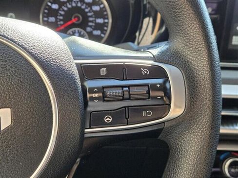 Used 2022 Kia K5 LXS image 30