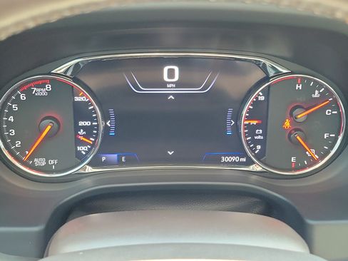 Used 2022 GMC Acadia SLT w/ Technology Package FWD image 23