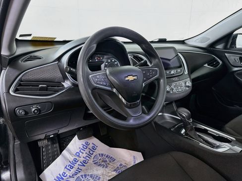 Used 2021 Chevrolet Malibu LT FWD image 9