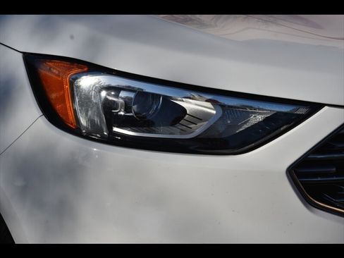 Used 2020 Ford Edge SE FWD image 44