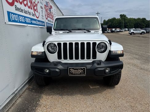 Used 2021 Jeep Wrangler Unlimited Sahara AWD/4WD image 5