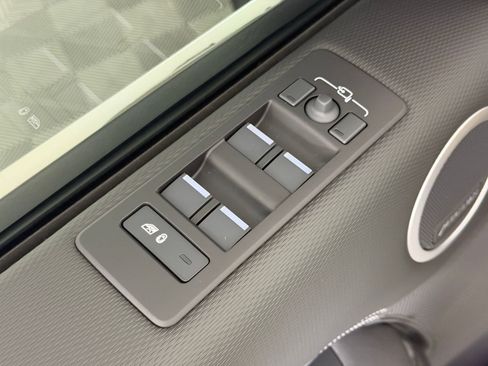 New 2026 Land Rover Discovery Dynamic SE AWD/4WD image 12