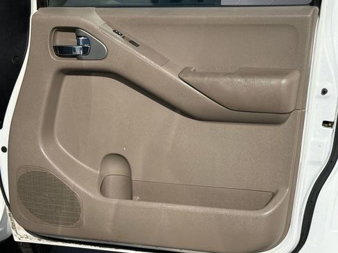 Used 2008 Nissan Frontier SE w/ SE Value Truck Pkg image 24