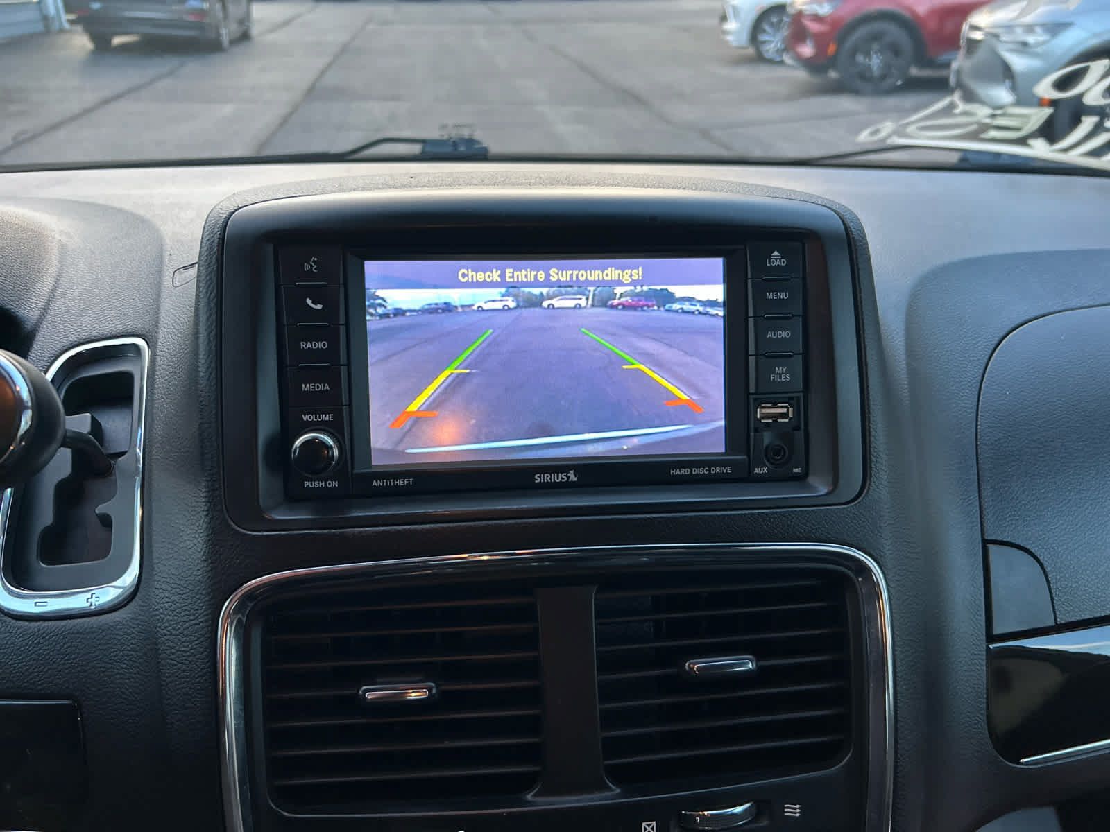 Used 2018 Dodge Grand Caravan SXT FWD image 17