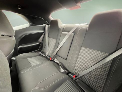 Used 2019 Dodge Challenger SXT RWD image 18