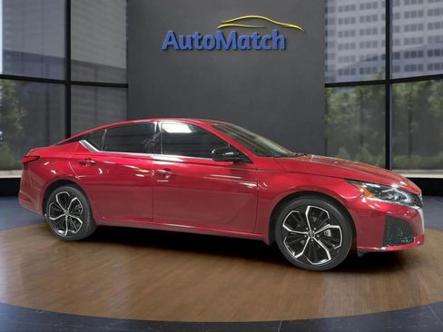 Used 2023 Nissan Altima 2.5 SR AWD/4WD image 14