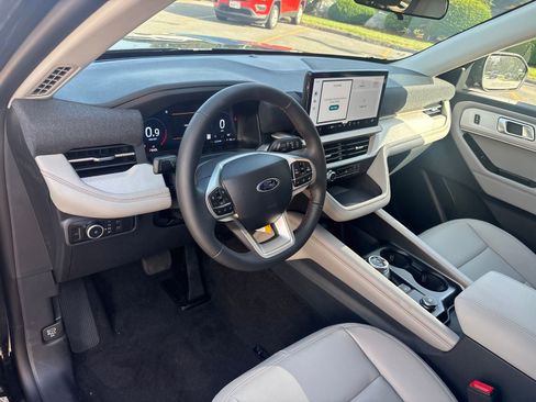New 2026 Ford Explorer Active w/ Active Comfort Package AWD/4WD image 11