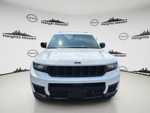 Used 2025 Jeep Grand Cherokee L Altitude AWD/4WD image 9