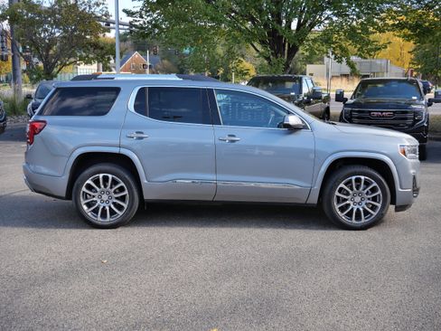 Used 2023 GMC Acadia Denali w/ Denali Ultimate Package image 10