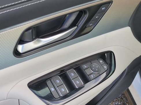 Used 2025 Nissan Murano SL AWD/4WD image 14
