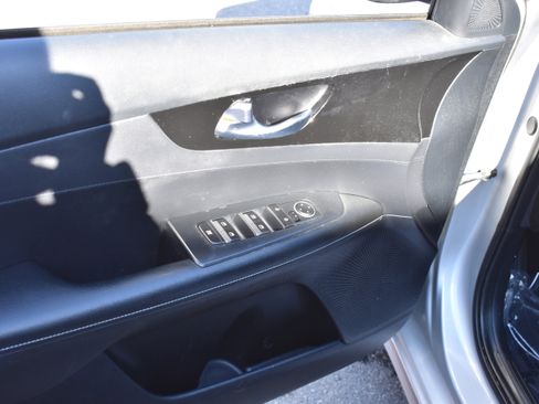 Used 2019 Kia Forte S w/ S Premium Package image 26