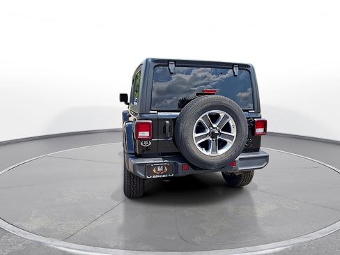 Used 2023 Jeep Wrangler Unlimited Sahara w/ Cold Weather Group AWD/4WD image 6