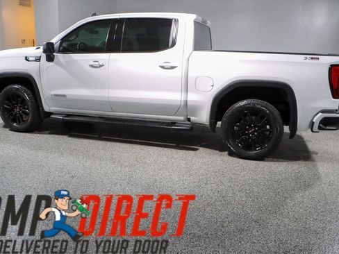 Used 2023 GMC Sierra 1500 Elevation w/ X31 Off-Road Package AWD/4WD image 10