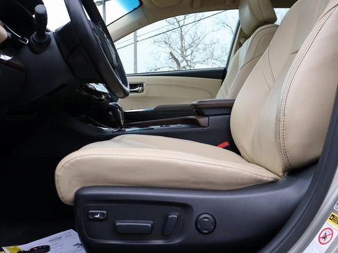 Used 2013 Toyota Avalon Limited image 31