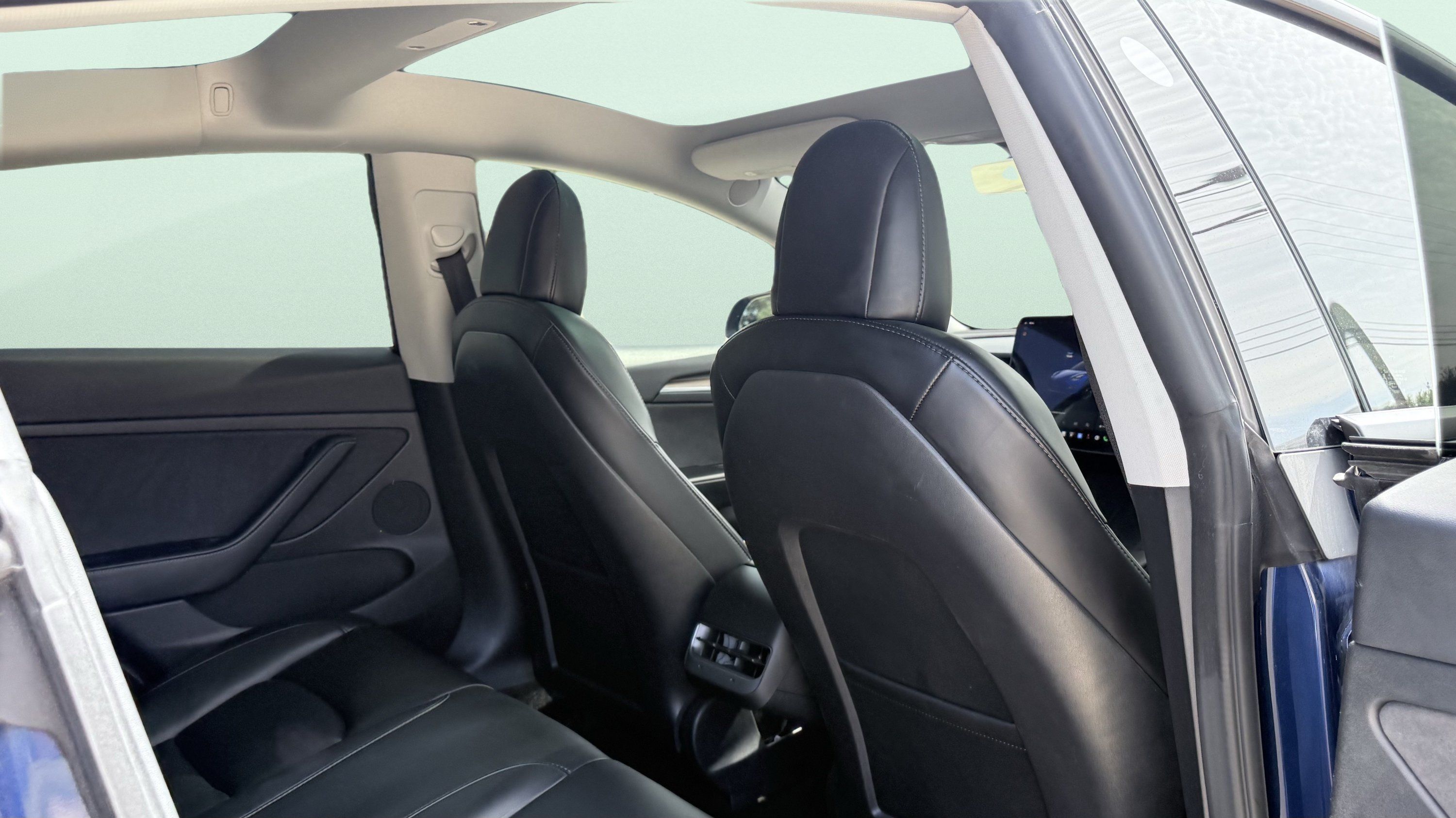 Used 2022 Tesla Model 3 Standard Range RWD image 40