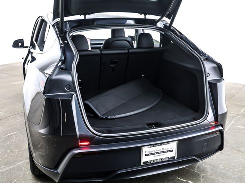 Used 2026 Tesla Model Y Long Range image 21