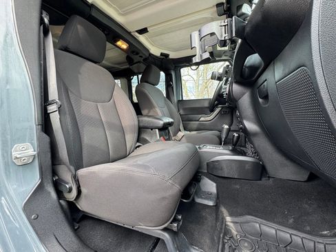 Used 2015 Jeep Wrangler Unlimited Sport w/ Quick Order Package 24S image 11