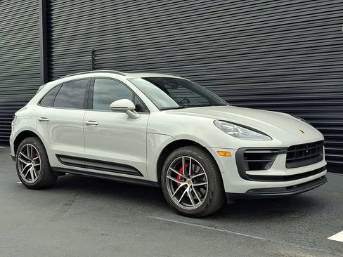 Certified 2022 Porsche Macan S AWD/4WD image 9