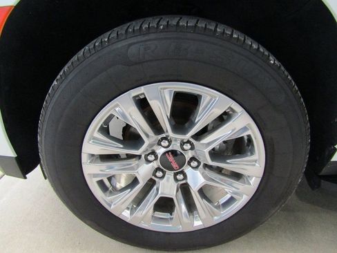 Used 2023 GMC Yukon XL Denali image 34