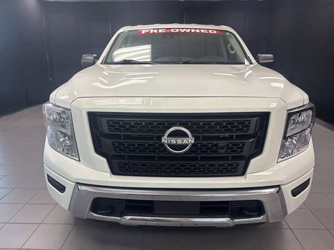 Used 2023 Nissan Titan SV image 8